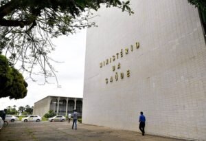 Amapá aumentou suas verbas de emendas ao inflar as cifras de raios-X para 98% da população