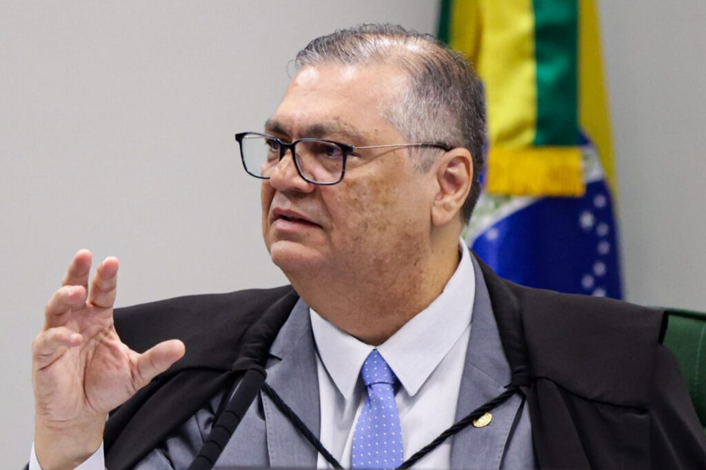 Dino intima AGU e Congresso a explicarem aporte de R$ 53 milhões de parlamentares do DF à OSC suspeita