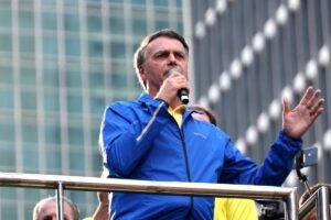 Embaixada dos EUA reforça Trump: "Perseguição vergonhosa" a Bolsonaro