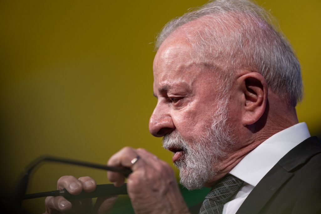 Lula diz que, se Trump estiver “trucando”, está pronto para "pedir 6"