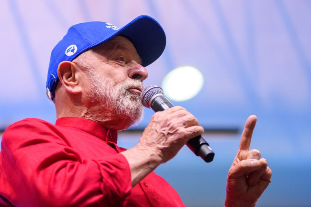 "Não é um gringo que vai dar ordem para este presidente", diz Lula