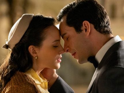 Reencontro muda tudo: Estela e Celso se entregam à paixão em “Êta Mundo Melhor!”