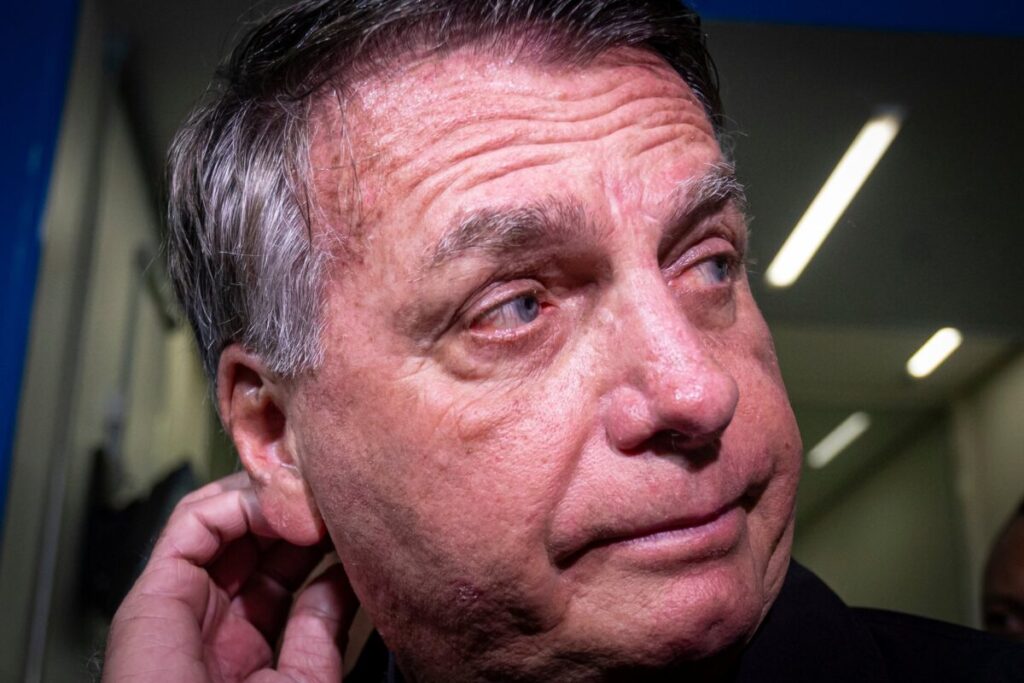 "Vou enfrentar o julgamento, não tenho alternativa", declara Bolsonaro