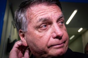 "Vou enfrentar o julgamento, não tenho alternativa", declara Bolsonaro
