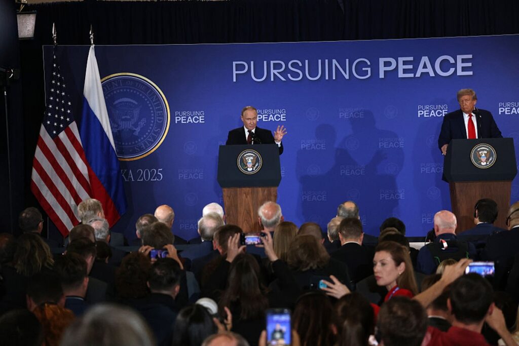 Falta de acordo entre Trump e Putin prolonga indefinição sobre guerra na Ucrânia