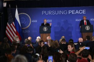 Falta de acordo entre Trump e Putin prolonga indefinição sobre guerra na Ucrânia