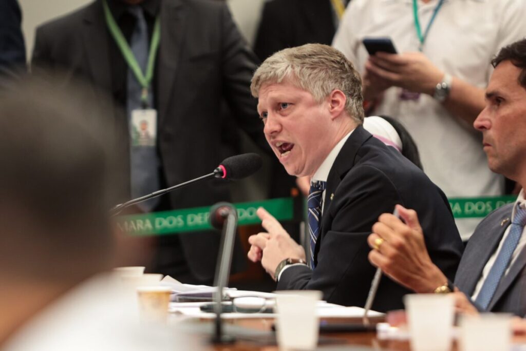 Câmara pede suspensão do mandato de Van Hattem e mais 4 por motim