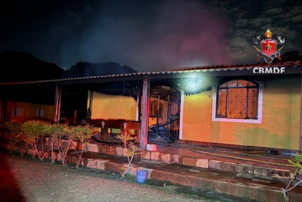 Internos ficaram trancados durante incêndio em clínica clandestina