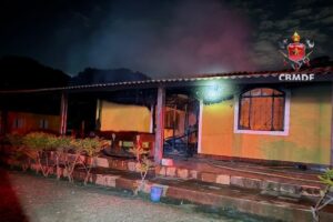 Internos ficaram trancados durante incêndio em clínica clandestina