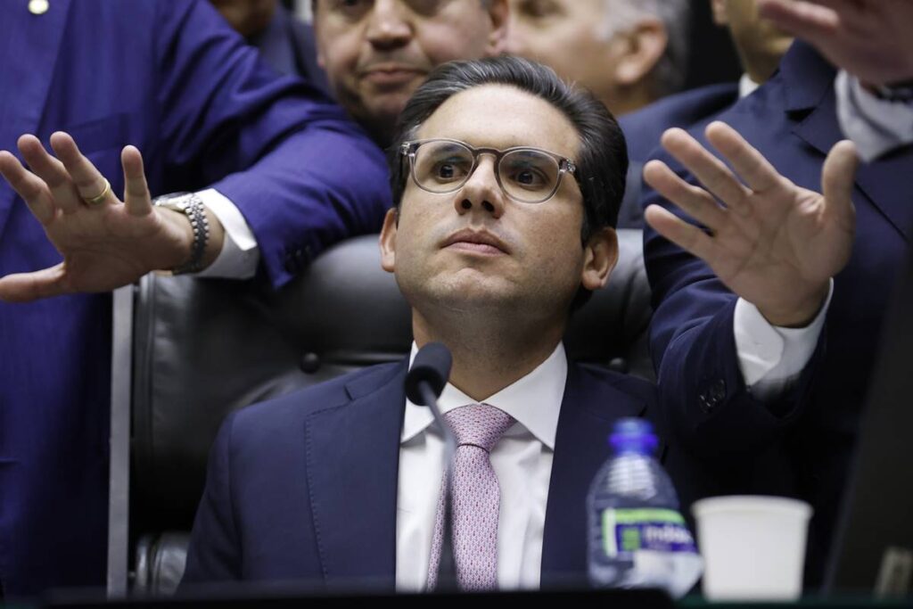 "O presidente da Câmara não negocia as suas prerrogativas", diz Motta