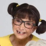 María Antonieta de las Nieves, a Chiquinha, cai em escada de teatro no México