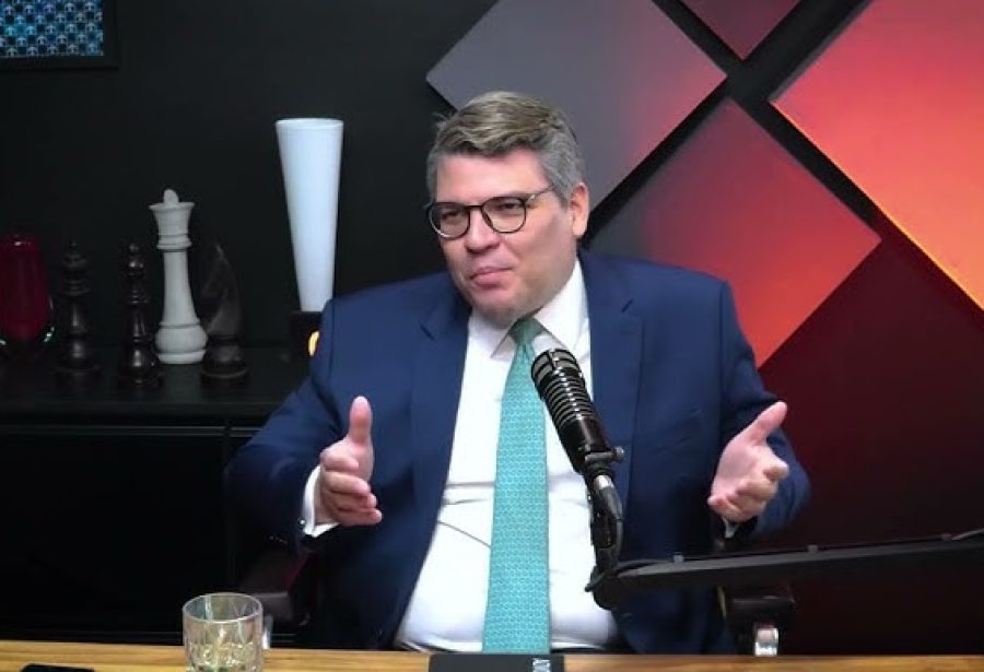 Criminalista cujo parecer foi citado 15 vezes por defesa de Bolsonaro estudou na UFBa e é sócio de advogado baiano