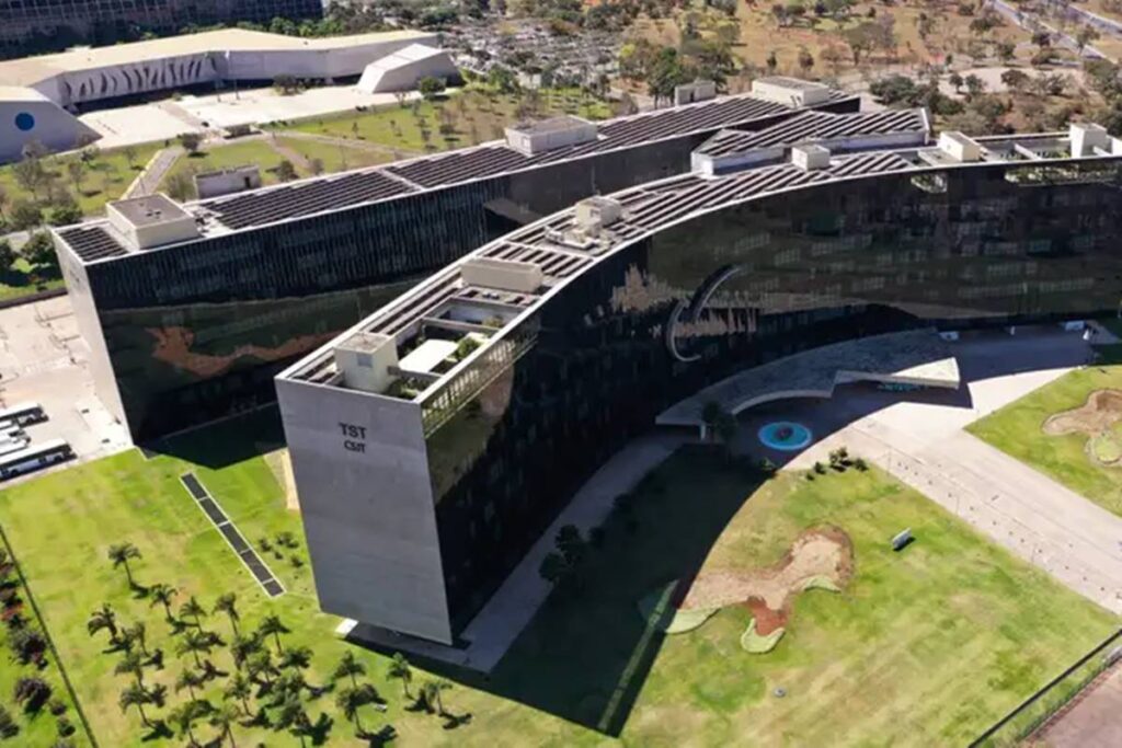 TST tem contrato de R$ 8,6 milhões para “faz-tudo VIP” de ministros