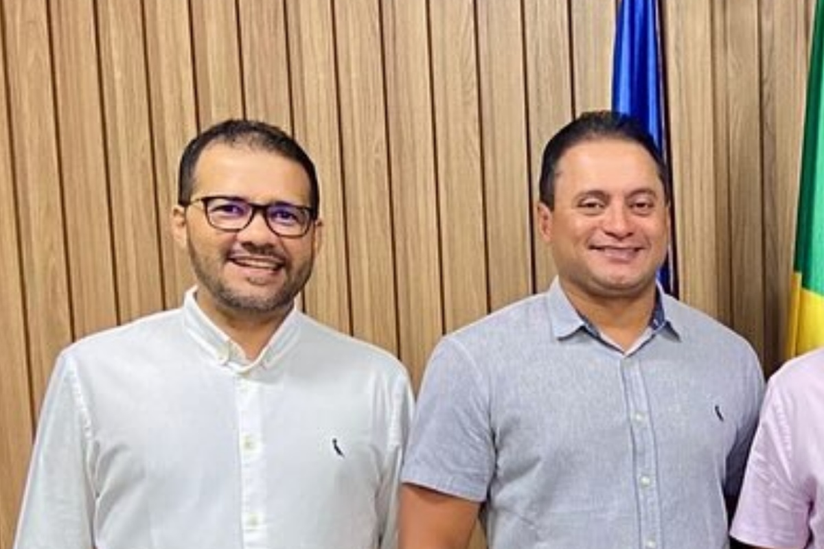 Erik Marinho ao lado do senador Weverton