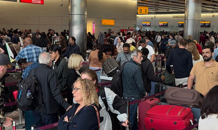 Ataque cibernético atinge aeroportos europeus e causa caos em voos