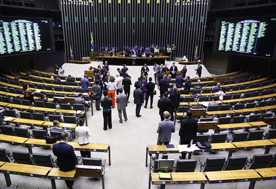 Bolsonaristas veem relator com desconfiança e querem anistia ampla a condenados em votação