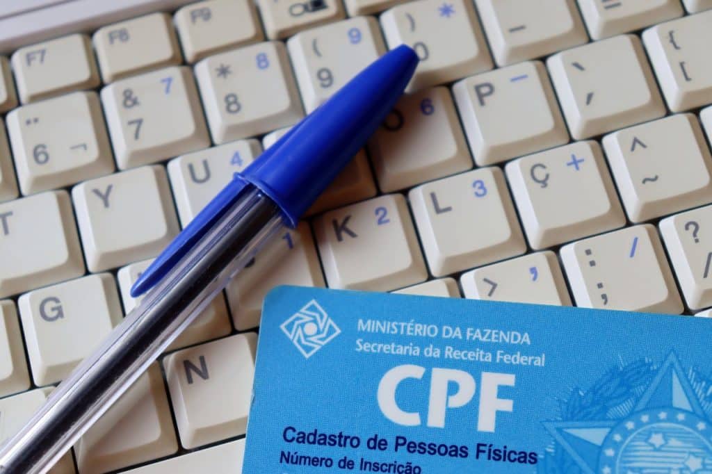 Serviço do Serasa permite consultar informações como dívidas negativadas e cheques sem fundo