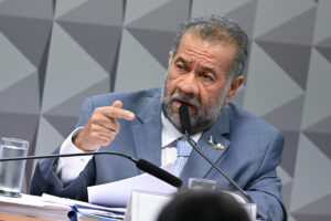 CPMI do INSS ouve ex-ministro Carlos Lupi. Siga ao vivo