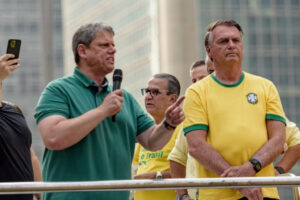 Condenação de Bolsonaro tira apelo para Tarcísio em 2026. Entenda