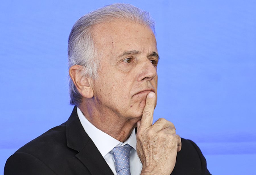 Crise entre Venezuela e EUA preocupa, diz ministro da Defesa do Brasil