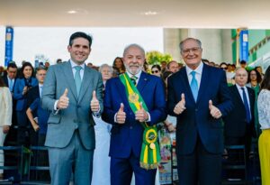 Desfile do 7/9 com Lula tem defesa da soberania e ausência de ministros do STF