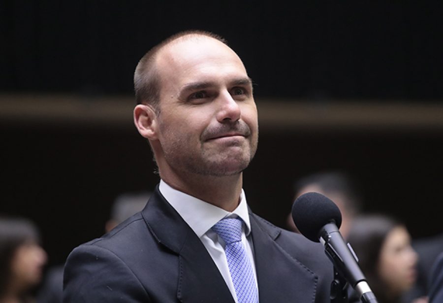 Eduardo Bolsonaro semeia bases para 2026 e projeta bolsonarismo mais ideológico