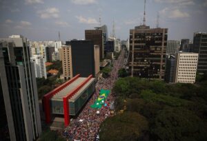 Manifestantes vão às ruas em 23 capitais contra a PEC da Blindagem e anistia