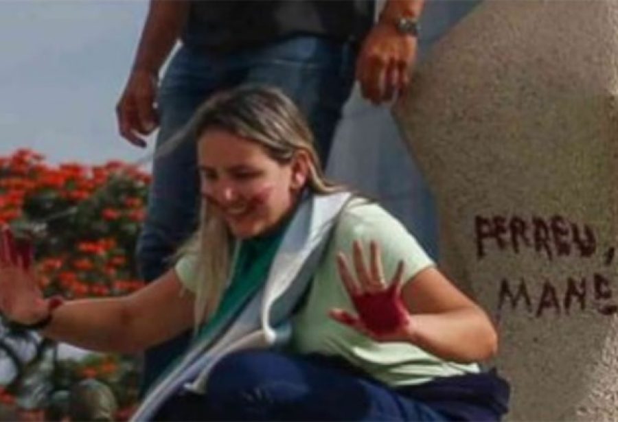 Moraes autoriza cumprimento de pena de ‘Débora do batom’ em prisão domiciliar