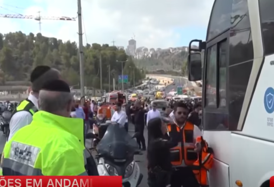 Rabinos e espanhol de 25 anos estão entre vítimas do ataque em Jerusalém