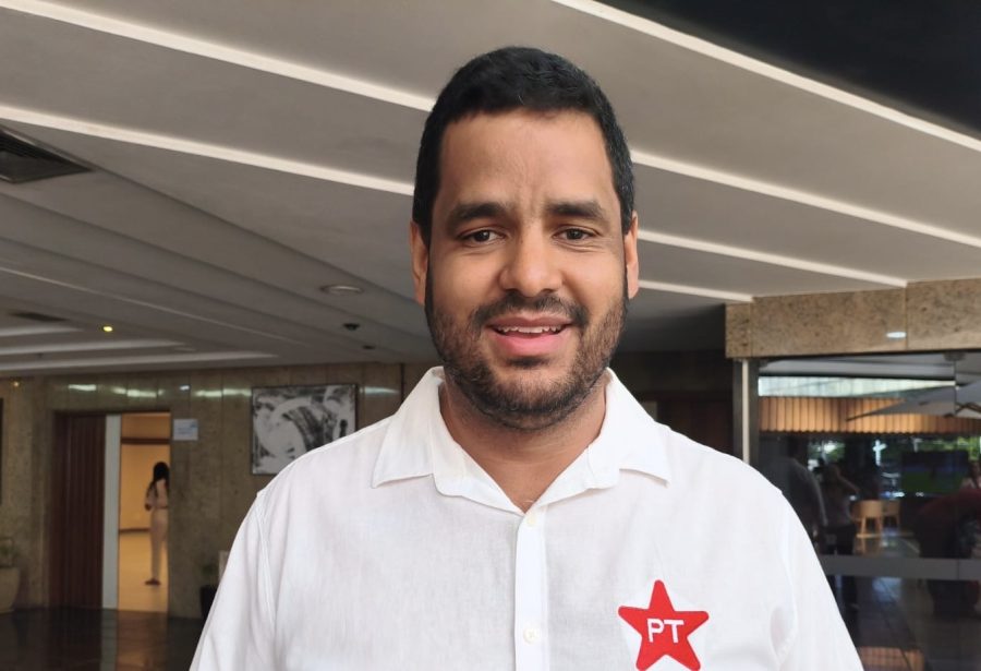 Tássio Brito toma posse na presidência do PT-BA e projeta unidade para enfrentar desafios eleitorais