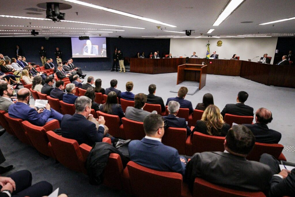 Trama golpista: 2º dia de julgamento no STF tem defesa de Bolsonaro