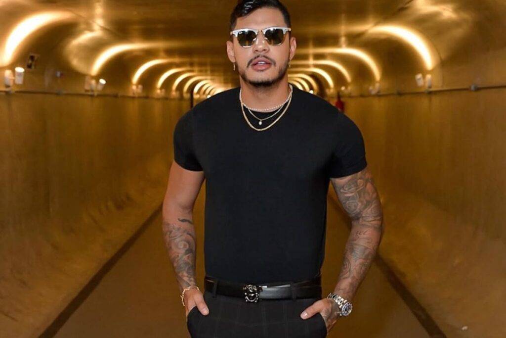 Cantor Hungria é internado com suspeita de intoxicação por metanol