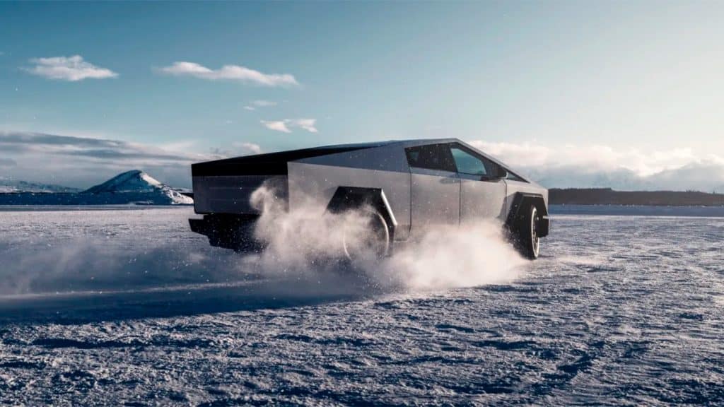 Cybertruck andando na neve