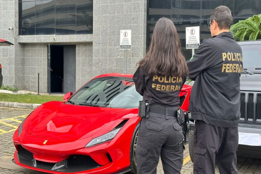 Ferrari, Porsche: veja carrões apreendidos em operação contra sindicato ligado a irmão de Lula