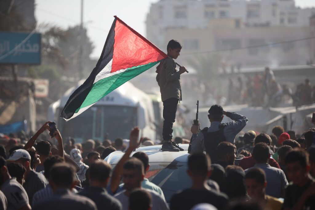 Dificuldade em localizar corpos põe acordo em risco e pressiona Hamas