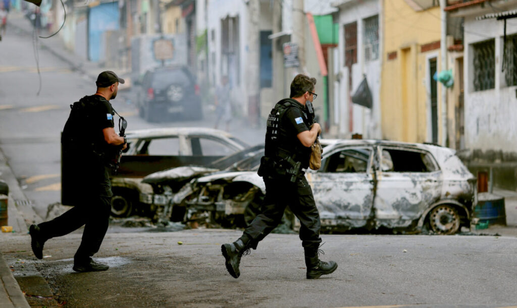 64 mortes: após megaoperação contra o CV, toda a polícia do RJ está de sobreaviso