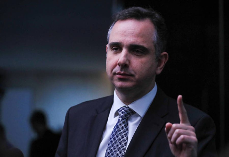 Alcolumbre se entusiasma com eventual indicação ao STF de Pacheco, que vive dilema com MG