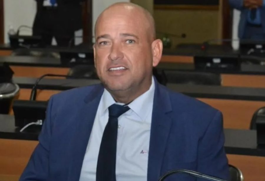 Assembleia Legislativa da Bahia promulga manutenção da prisão do deputado Binho Galinha