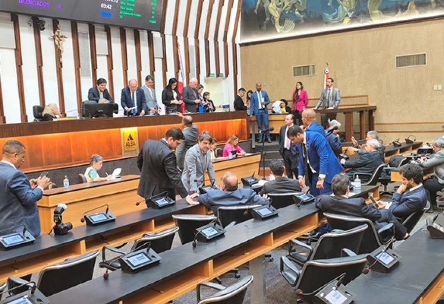 Assembleia aprova reajuste de servidores do TCM, TCE, criação da Seponte e projetos de autoria de deputados