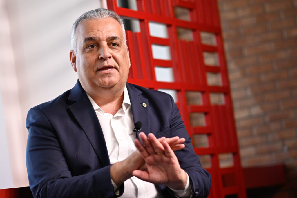 Autorizado, relator da CPMI do INSS diz que não visitará Bolsonaro