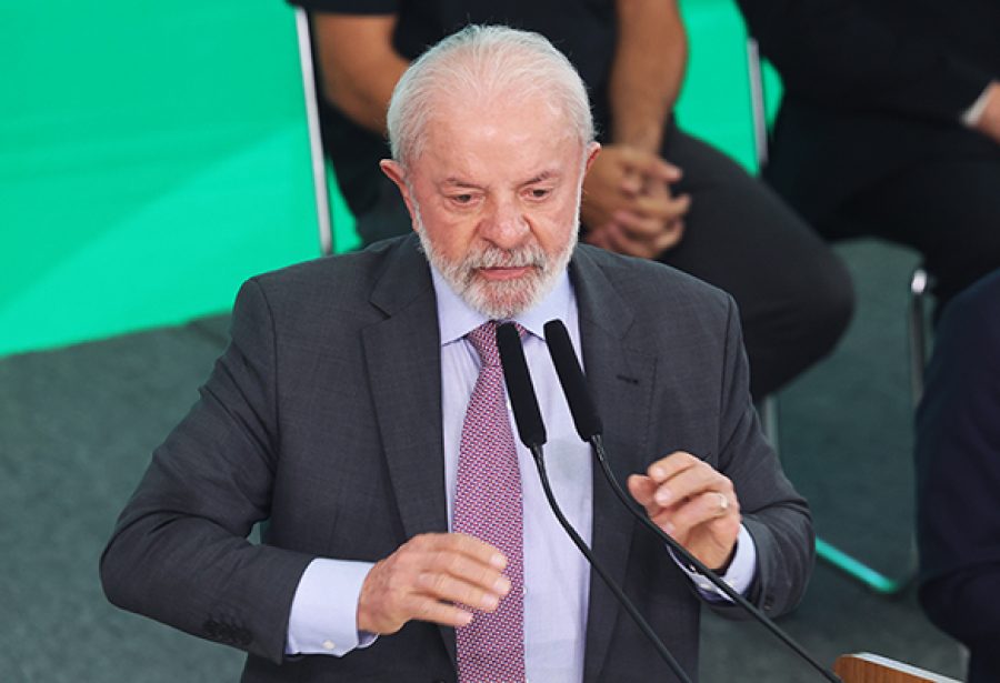 BC vai precisar começar a baixar a taxa de juros, afirma Lula