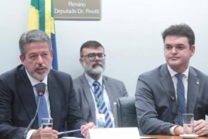 Câmara: Lira altera relatório do Imposto de Renda. Confira mudanças