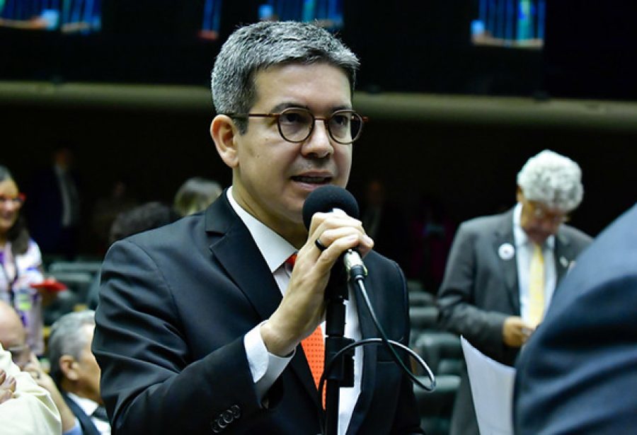 Comissão do Senado aprova projeto que prevê gratuidade de bagagem de mão