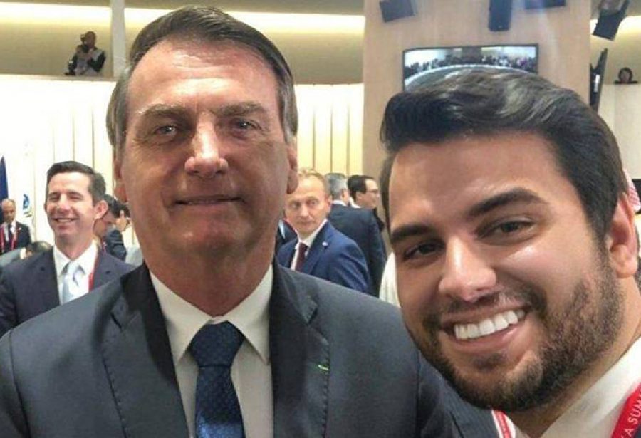 Ex-auxiliares de Bolsonaro apresentam alegações finais após Moraes ameaçar destituir advogados