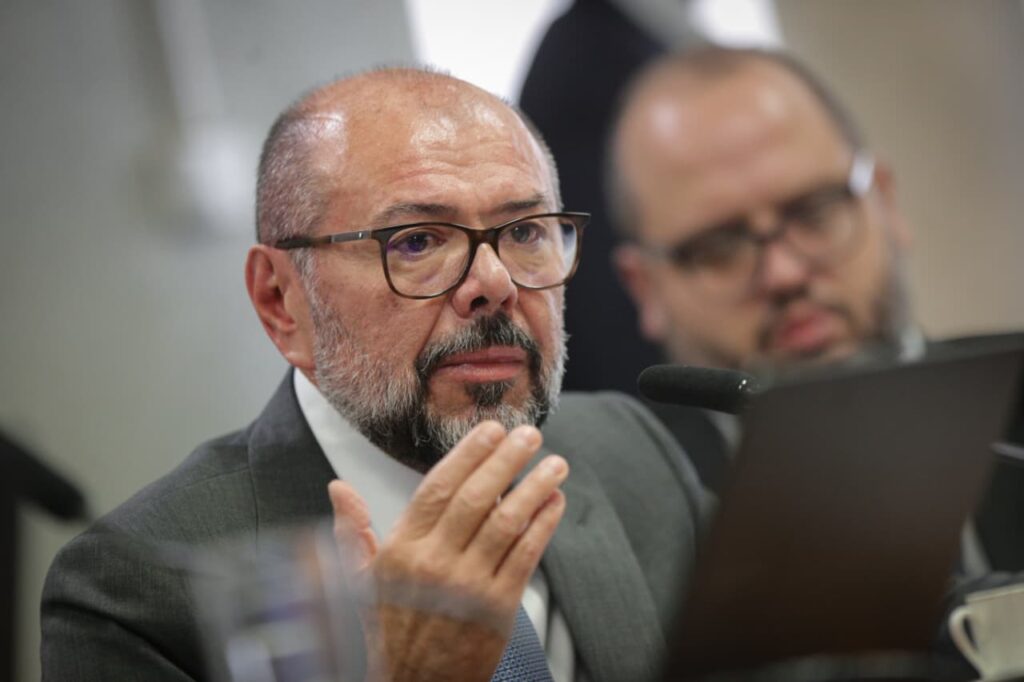 Farra do INSS: elo familiar e fuzilamento ligam entidade a ex-ministro