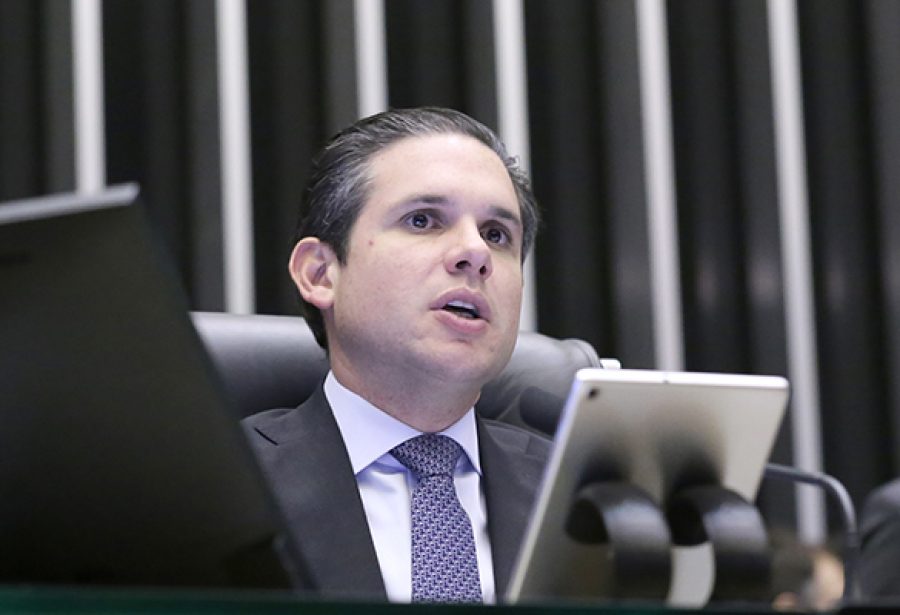 Hugo Motta chama consultoria para melhorar comunicação e imagem da Câmara na internet
