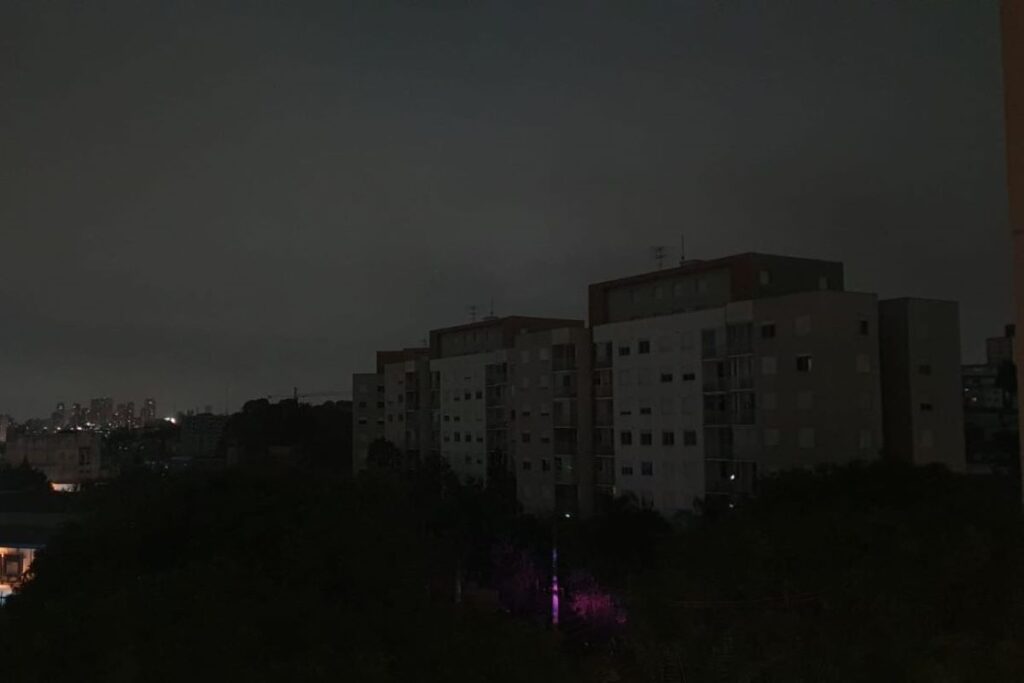 Incêndio em subestação no Paraná causou apagão, diz Minas e Energia