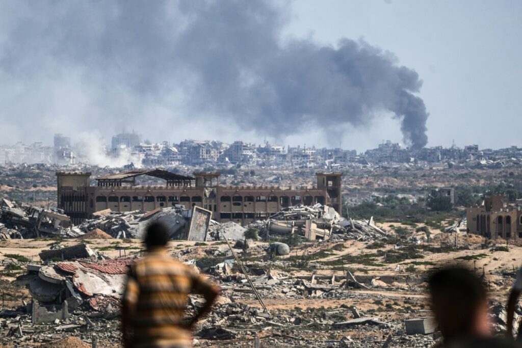 Israel ataca Gaza apesar de Trump exigir fim dos bombardeios