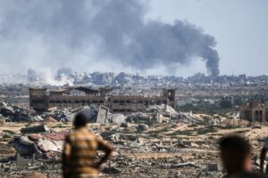 Israel ataca Gaza apesar de Trump exigir fim dos bombardeios