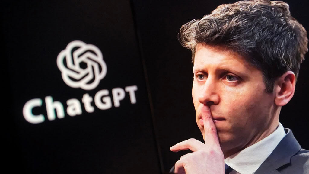 À esquerda, um pouco desfocado, o logo da OpenAI/ChatGPT; à direita, imagem de Sam Altman pensativo e com um dedo em sinal de silêncio na frente da boca